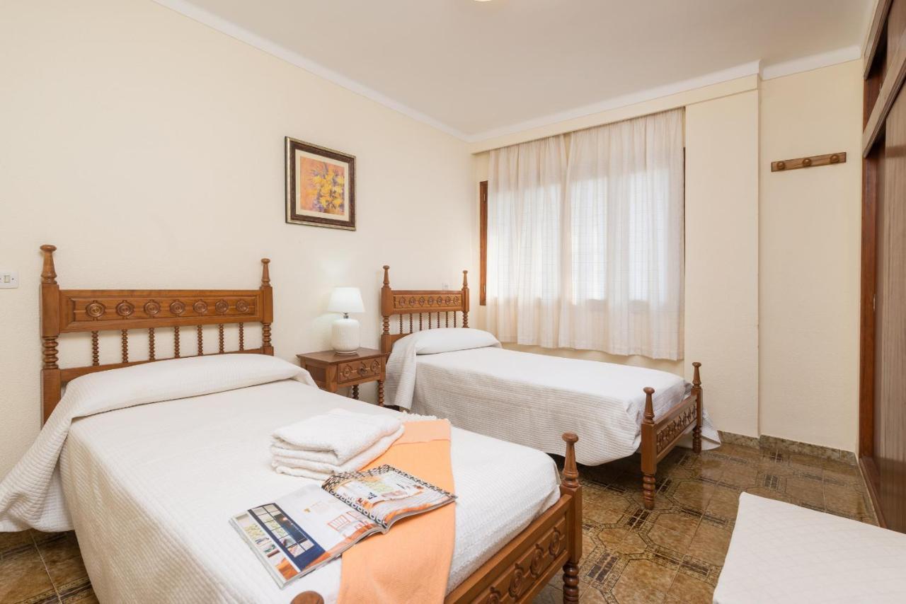 Villa Salom, For 8 At Mal Pas *